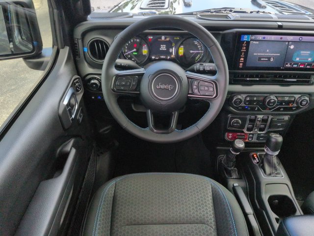 Used 2024 Jeep Wrangler Unlimited Rubicon 4xe w/ Convenience Group AWD/4WD image 16