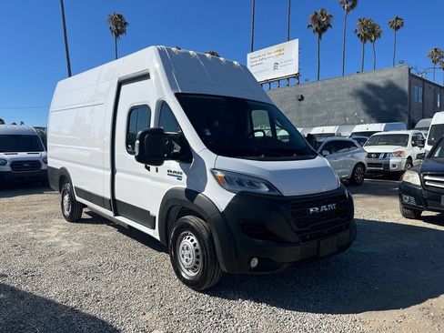 Used 2025 RAM ProMaster 3500 FWD image 3