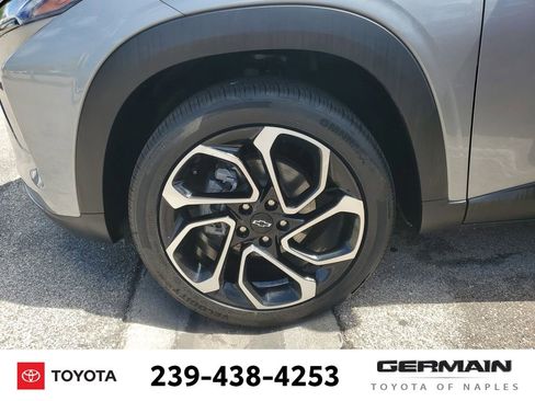 Used 2024 Chevrolet Trax RS w/ Sunroof Package FWD image 14