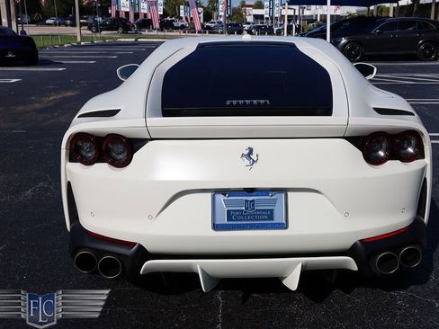 Used 2020 Ferrari 812 Superfast image 9