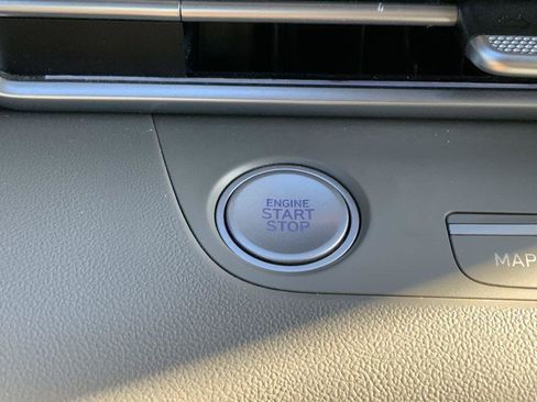 Used 2024 Hyundai Elantra SEL image 30