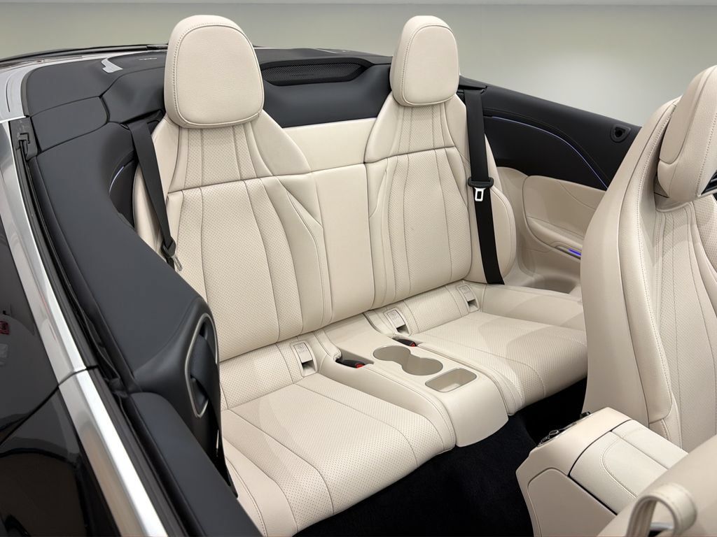 Used 2024 Mercedes-Benz CLE 300 4MATIC Cabriolet image 18