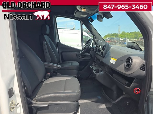 Used 2025 Mercedes-Benz Sprinter 2500 image 8