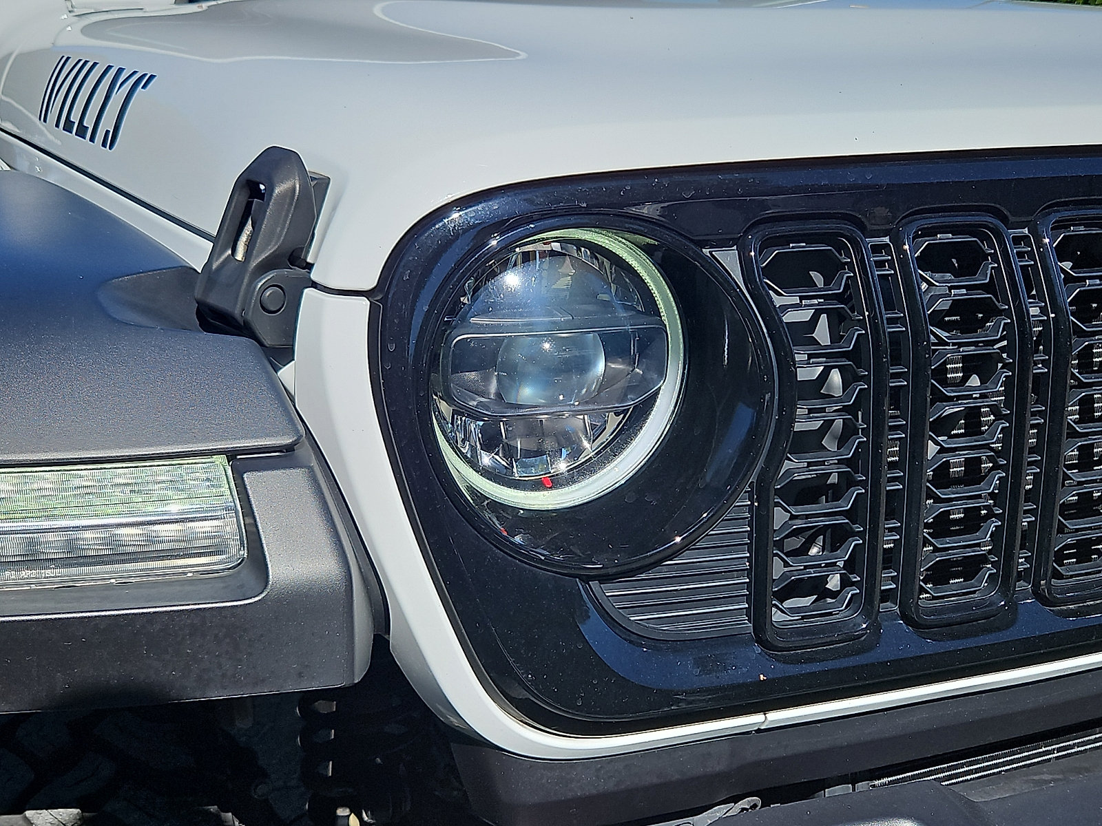 Used 2024 Jeep Wrangler Unlimited AWD/4WD image 10