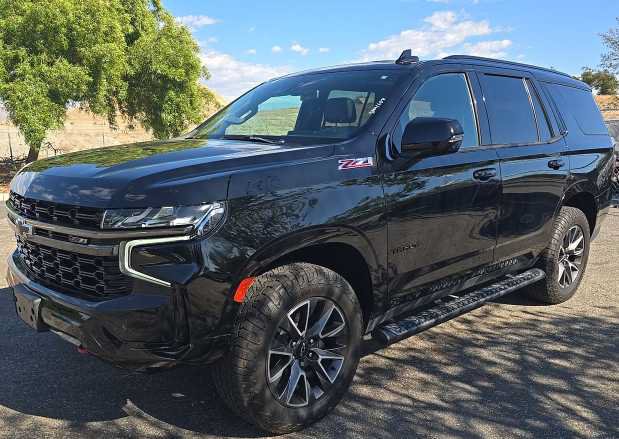 Used 2021 Chevrolet Tahoe Z71 w/ Luxury Package AWD/4WD image 1