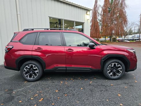 New 2025 Subaru Forester Premium image 3