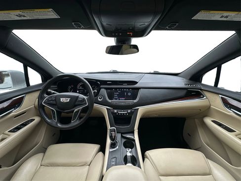 Used 2017 Cadillac XT5 Luxury image 11