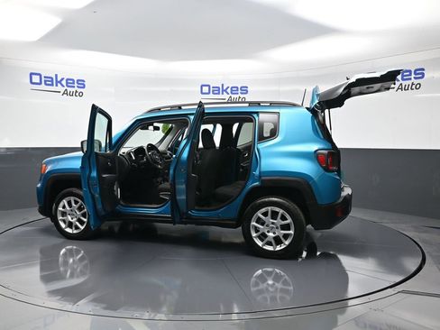 Used 2022 Jeep Renegade Latitude w/ Sun/Sound Group image 55