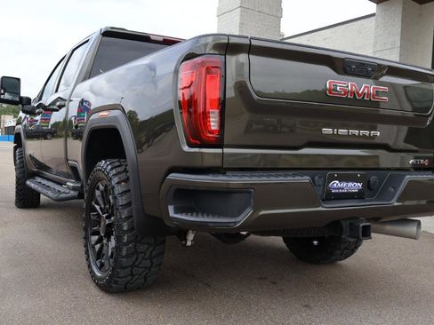 Used 2023 GMC Sierra 2500 AT4 image 3