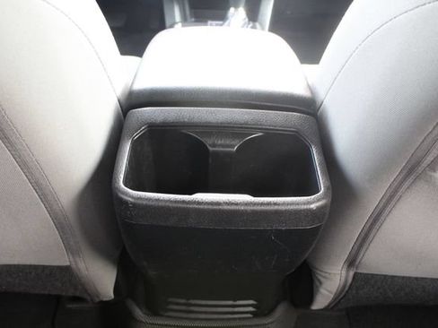 Used 2016 Toyota Tacoma SR5 w/ SR5 Appearance Package (SN) RWD image 39