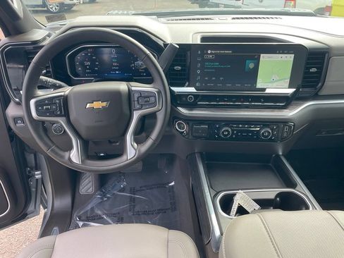 Used 2026 Chevrolet Silverado 2500 LTZ w/ LTZ Plus Package AWD/4WD image 4