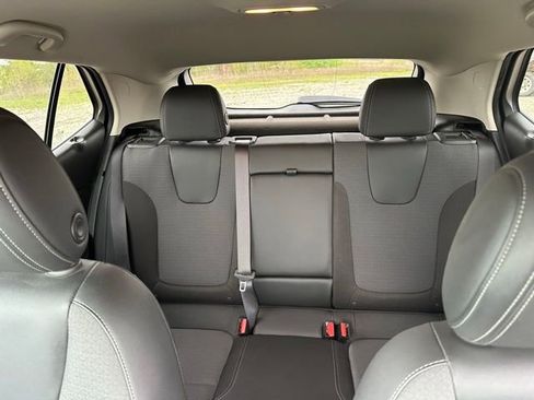 Used 2021 Buick Encore GX Select w/ Sport Touring Package AWD/4WD image 35