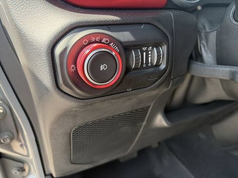 Used 2021 Jeep Wrangler Unlimited Rubicon AWD/4WD image 19