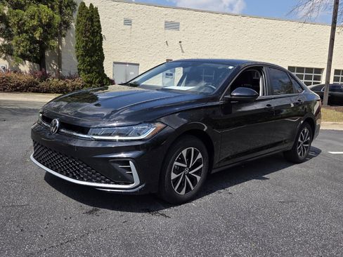 Used 2025 Volkswagen Jetta S image 1