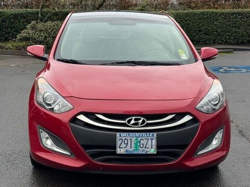 Used 2013 Hyundai Elantra GT w/ Tech Pkg image 2