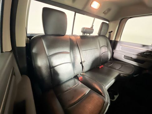Used 2019 RAM 1500 Classic SLT AWD/4WD image 31