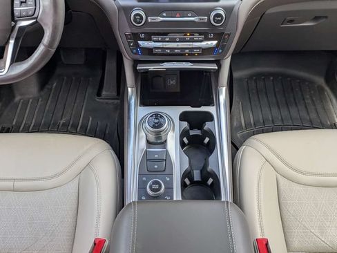 Used 2020 Ford Explorer Platinum w/ Premium Technology Package AWD/4WD image 21