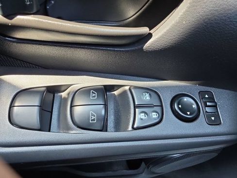 Used 2025 Nissan Kicks Play S FWD image 28