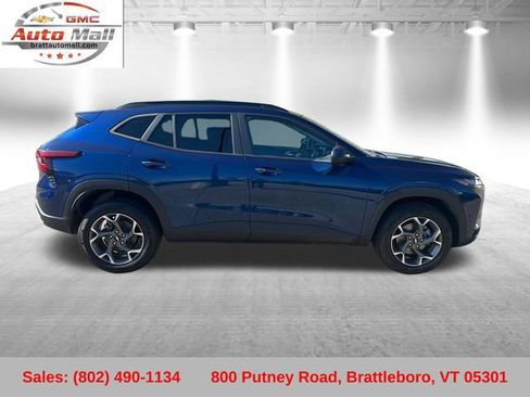 Used 2024 Chevrolet Trax LT w/ Driver Confidence Package FWD image 8