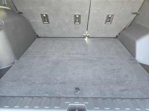 Used 2019 Chevrolet Equinox LT image 32