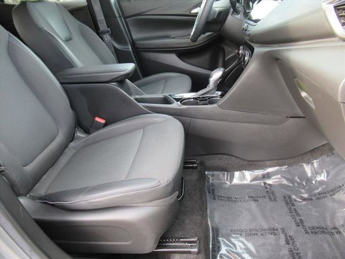 Used 2023 Buick Encore GX Preferred w/ Cold Weather Comfort Package image 9