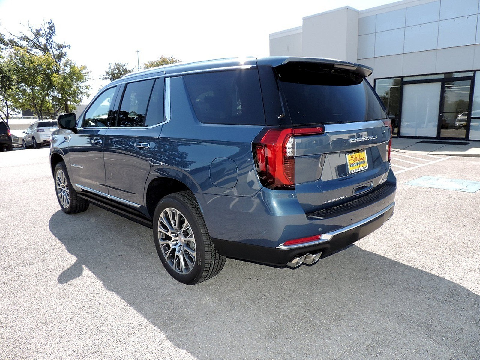 New 2027 GMC Yukon Denali w/ Denali Reserve Package AWD/4WD image 7