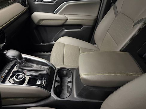 Used 2024 Chevrolet Colorado ZR2 w/ ZR2 Convenience Package III image 28