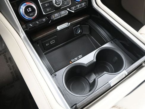 Used 2021 GMC Yukon Denali w/ LPO, Illumination Package image 11