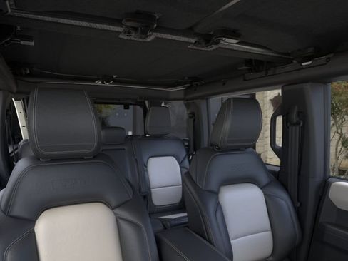 New 2026 Ford Bronco Outer Banks w/ Sasquatch Package AWD/4WD image 12
