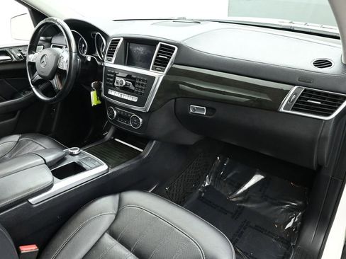 Used 2016 Mercedes-Benz GL 450 4MATIC w/ Premium I Package image 27