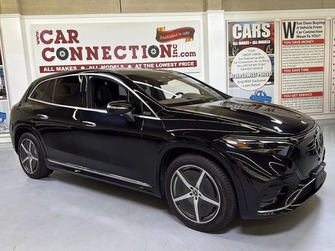 Used 2023 Mercedes-Benz EQS 580 4MATIC SUV image 11