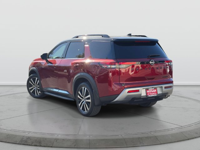 Certified 2024 Nissan Pathfinder Platinum w/ Lighting Package (N93) FWD image 5