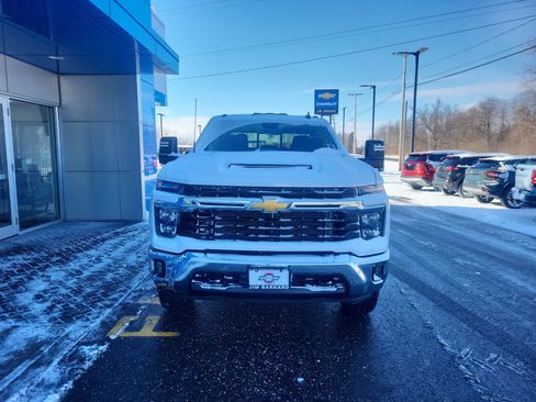 Used 2024 Chevrolet Silverado 2500 LT image 2