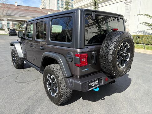 Used 2025 Jeep Wrangler Rubicon w/ Safety Group image 10