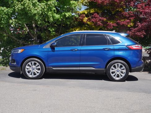Certified 2022 Ford Edge Titanium w/ Equipment Group 301A AWD/4WD image 18