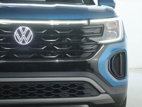 Used 2024 Volkswagen Atlas Cross Sport SE w/ Black Wheel Package FWD image 7