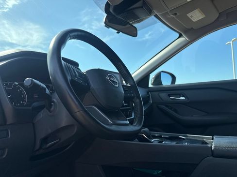 Certified 2025 Nissan Rogue SV FWD image 37