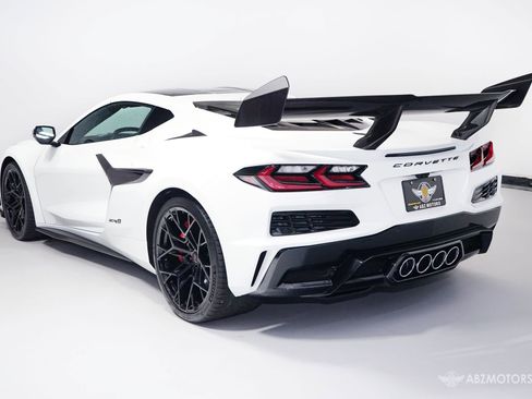 Used 2026 Chevrolet Corvette ZR1 RWD image 7