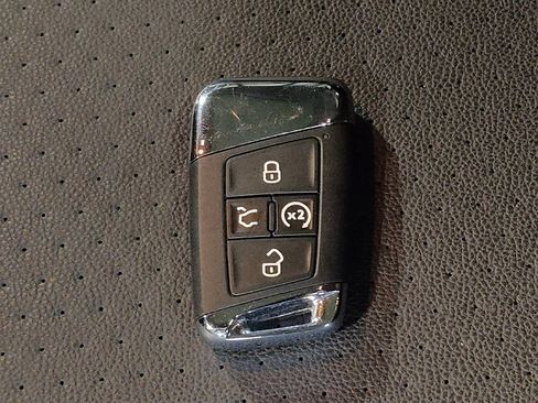 Used 2020 Volkswagen Jetta SEL FWD image 32