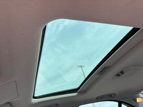 Used 2001 BMW 540i Sedan image 22