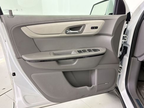 Used 2017 Chevrolet Traverse Premier image 13