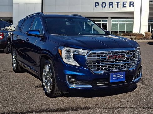 Used 2022 GMC Terrain Denali image 2
