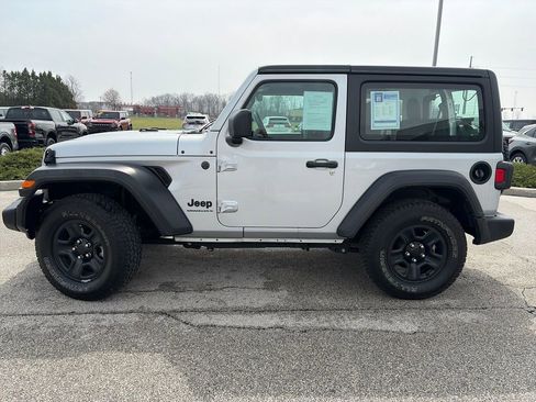 Used 2023 Jeep Wrangler Sport image 4