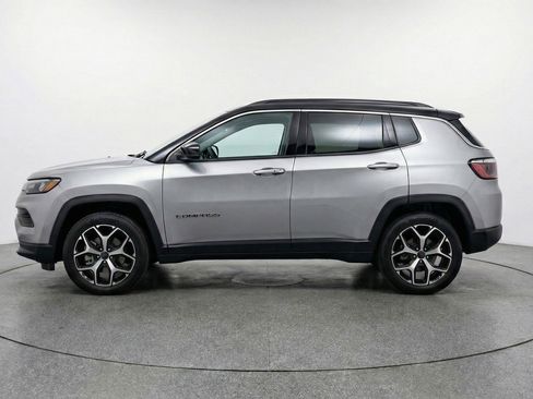 Used 2025 Jeep Compass Limited AWD/4WD image 5