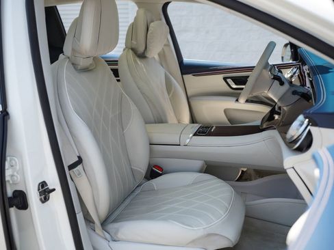 Used 2023 Mercedes-Benz EQS 580 4MATIC SUV image 25