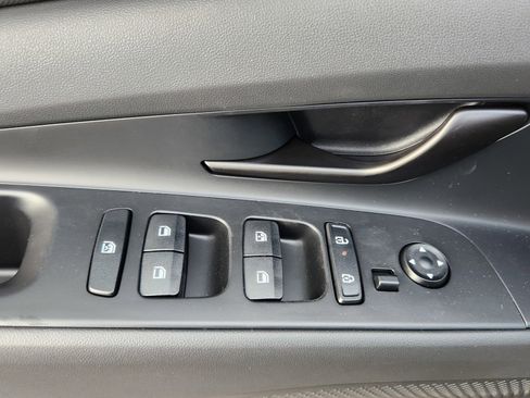 New 2026 Hyundai Elantra SEL Sport Premium FWD image 9