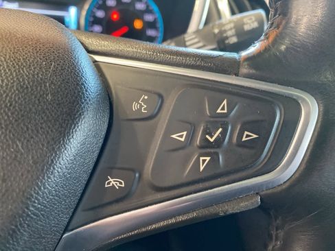 Used 2018 Chevrolet Equinox Premier image 22