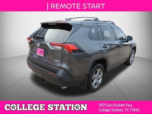 Used 2024 Toyota RAV4 XLE FWD image 4