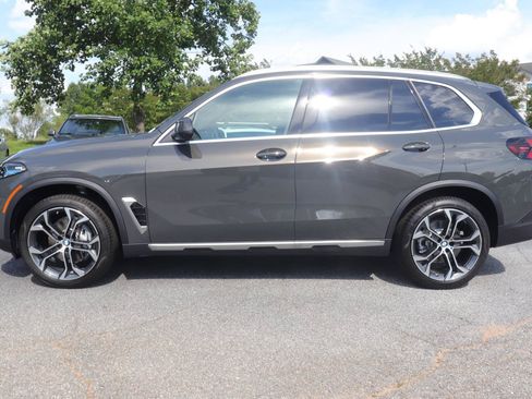 New 2026 BMW X5 sDrive40i w/ Climate Comfort Package RWD image 3
