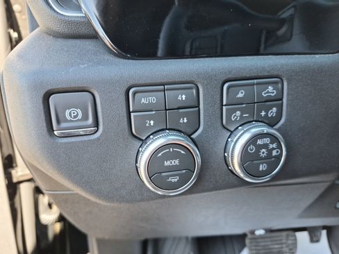 New 2026 GMC Sierra 3500 SLT image 21